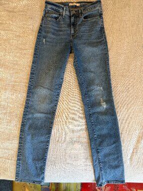 Levi's 724 High Rise Straight Jean